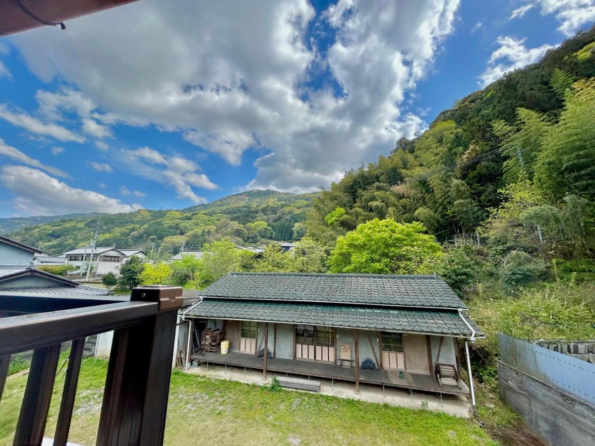 四国旅行のhub拠点 古民家ゲストハウス Heso Camp